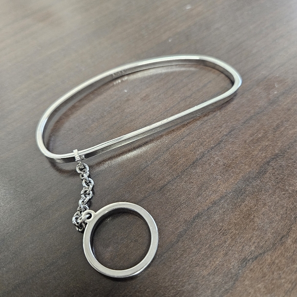 LAST ONE!! MAM Hand Ring in Silver - Picture 2 of 3